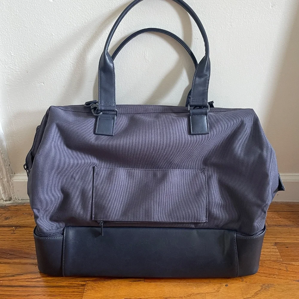 Béis The Weekender Bag - Picture 2 of 3
